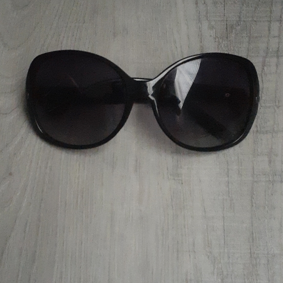 Accessories - Used great condition foster grant sunglasses